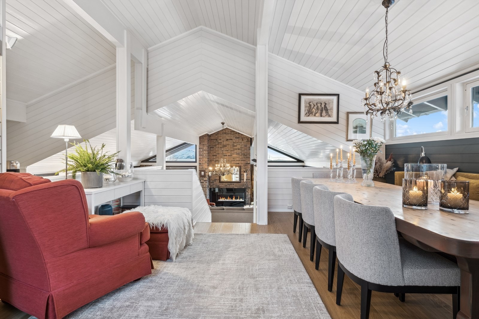 Det er god plass til spisegruppe av stor størrelse Galleribilde