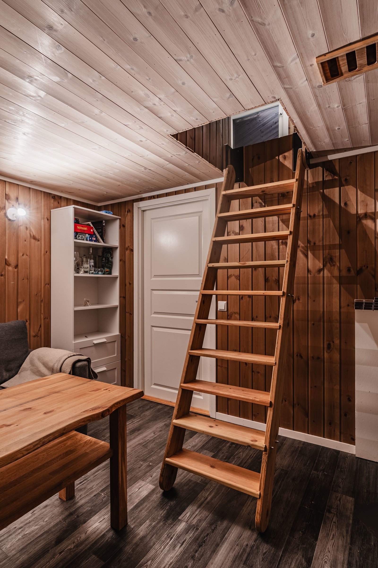 Fra oppholdsrommet er det adkomst til soverommet som er plassert i 2. etasje Galleribilde