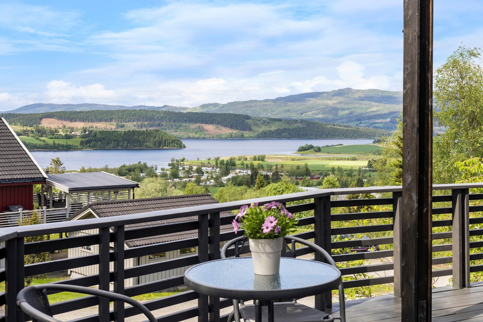 Flott beliggenhet i enden av feltet Galleribilde