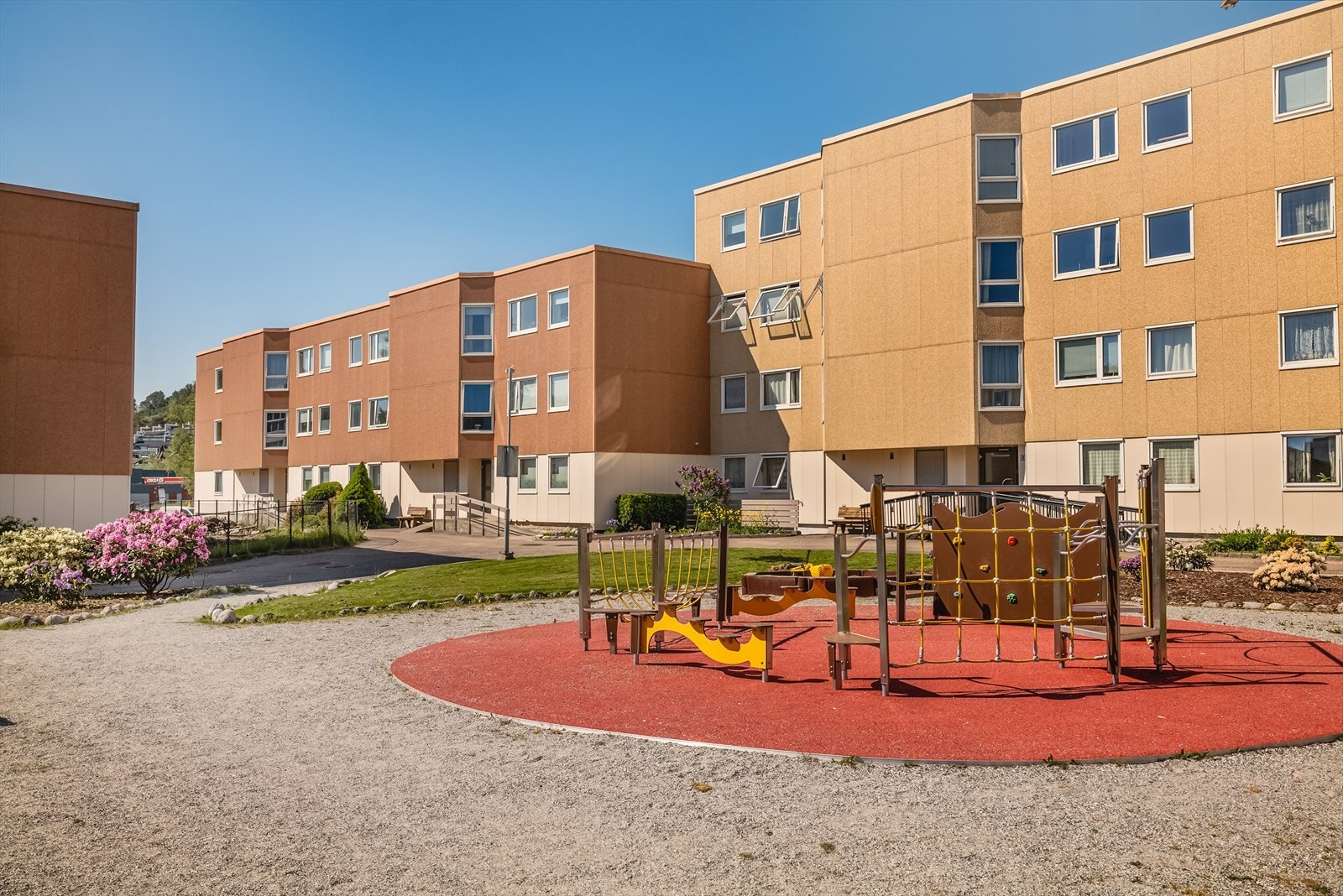 - Borettslaget har egen lekeplass til glede for de små - Galleribilde