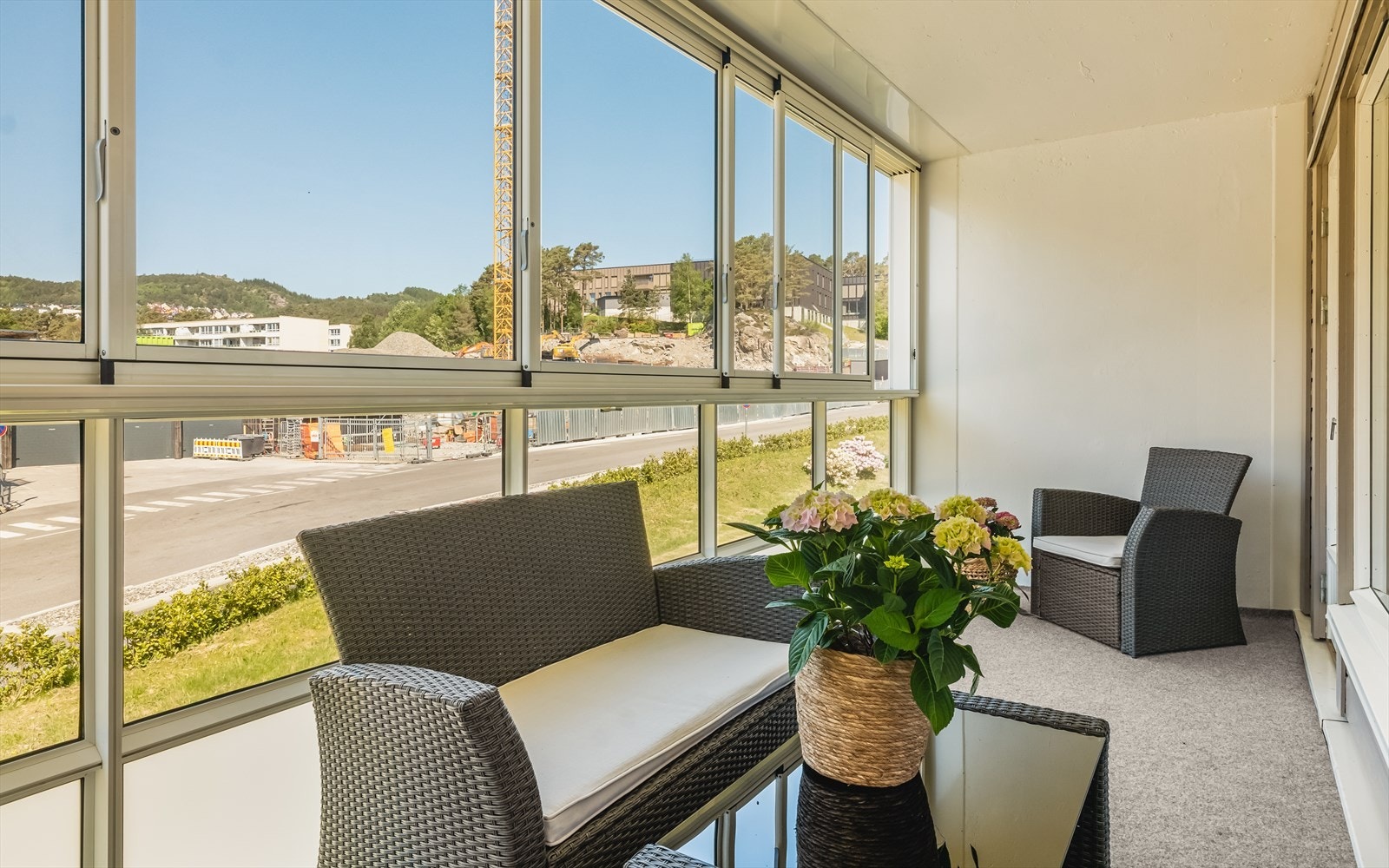 - Leiligheten byr på en herlig balkong på hele 10,2 m², som kan benyttes i alle årstider! - Galleribilde