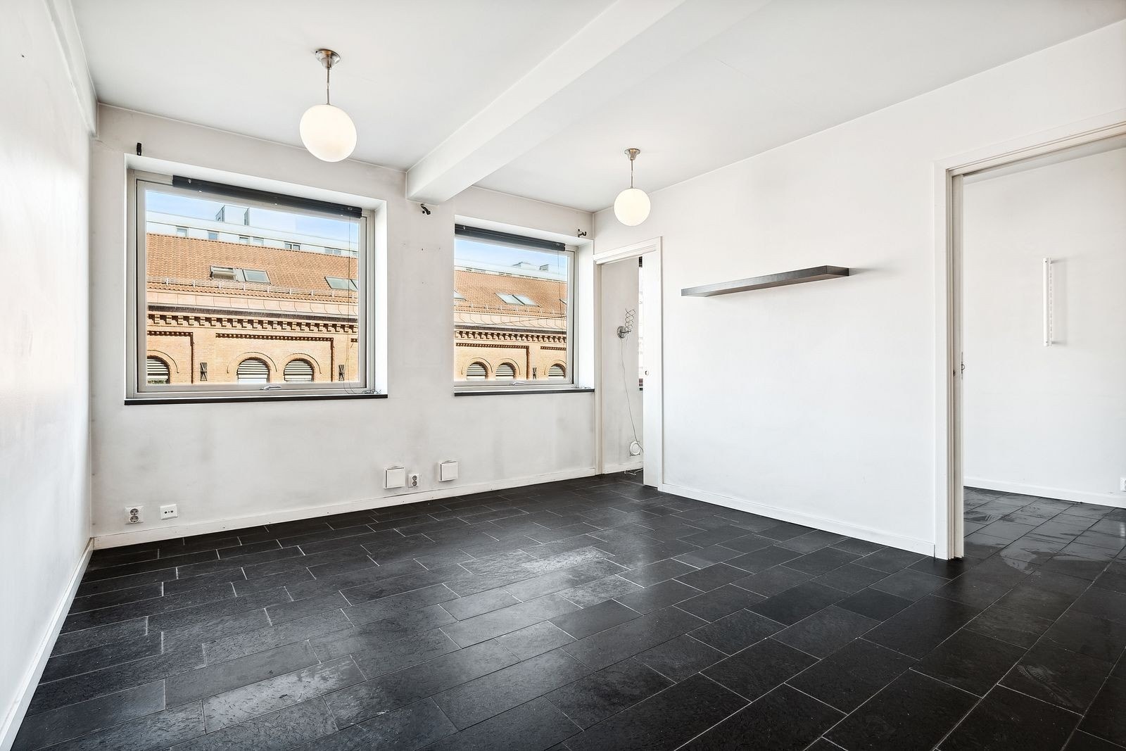 Leiligheten er blitt nymalt etter bildene er tatt. Galleribilde