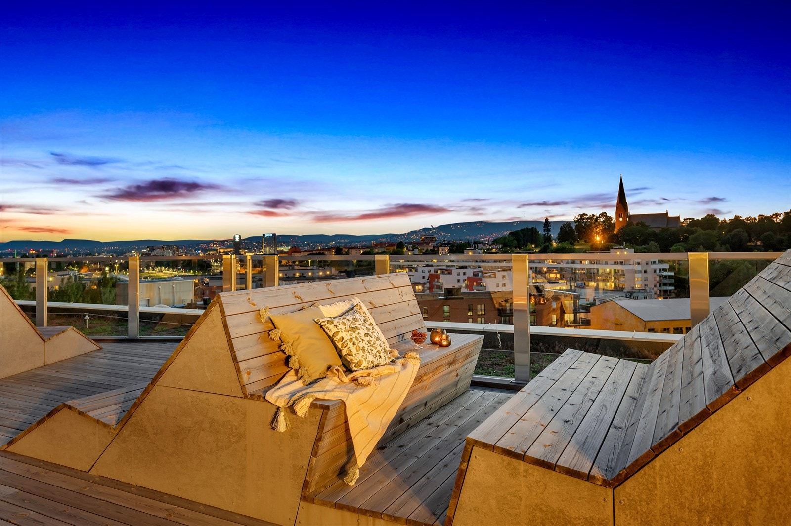 Borettslaget har en herlig felles takterrasse med nydelig utsikt og gode solforhold Galleribilde