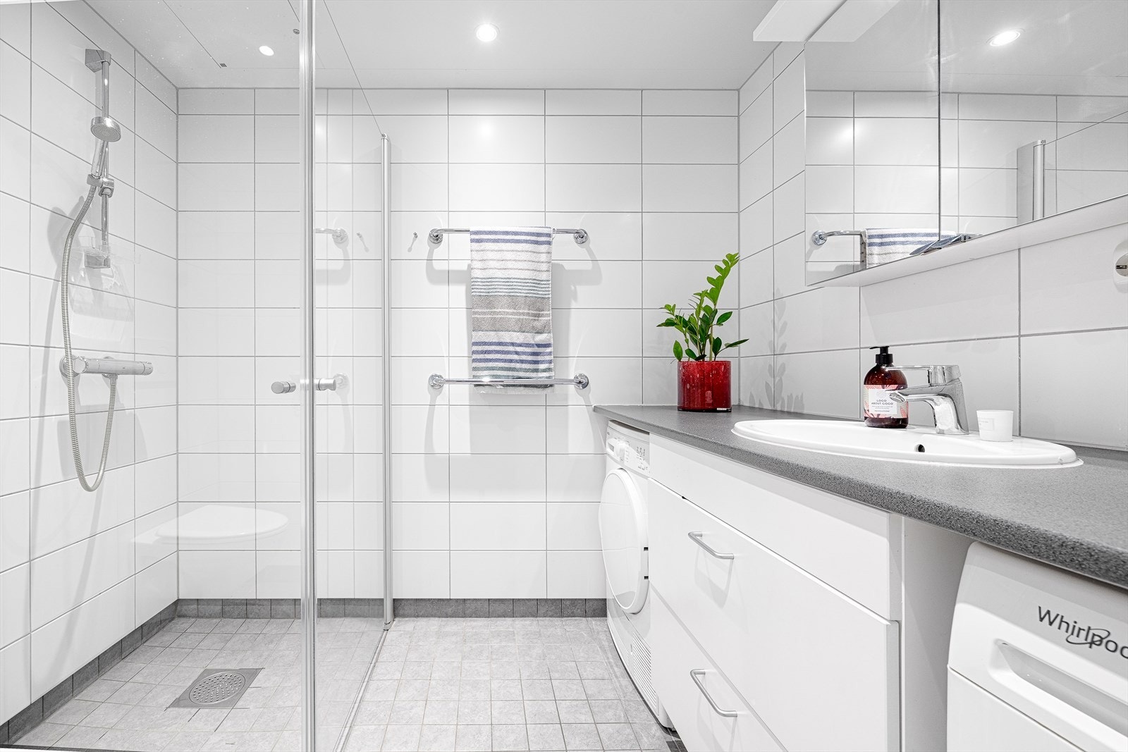 Det er balansert ventilasjon på begge badene Galleribilde