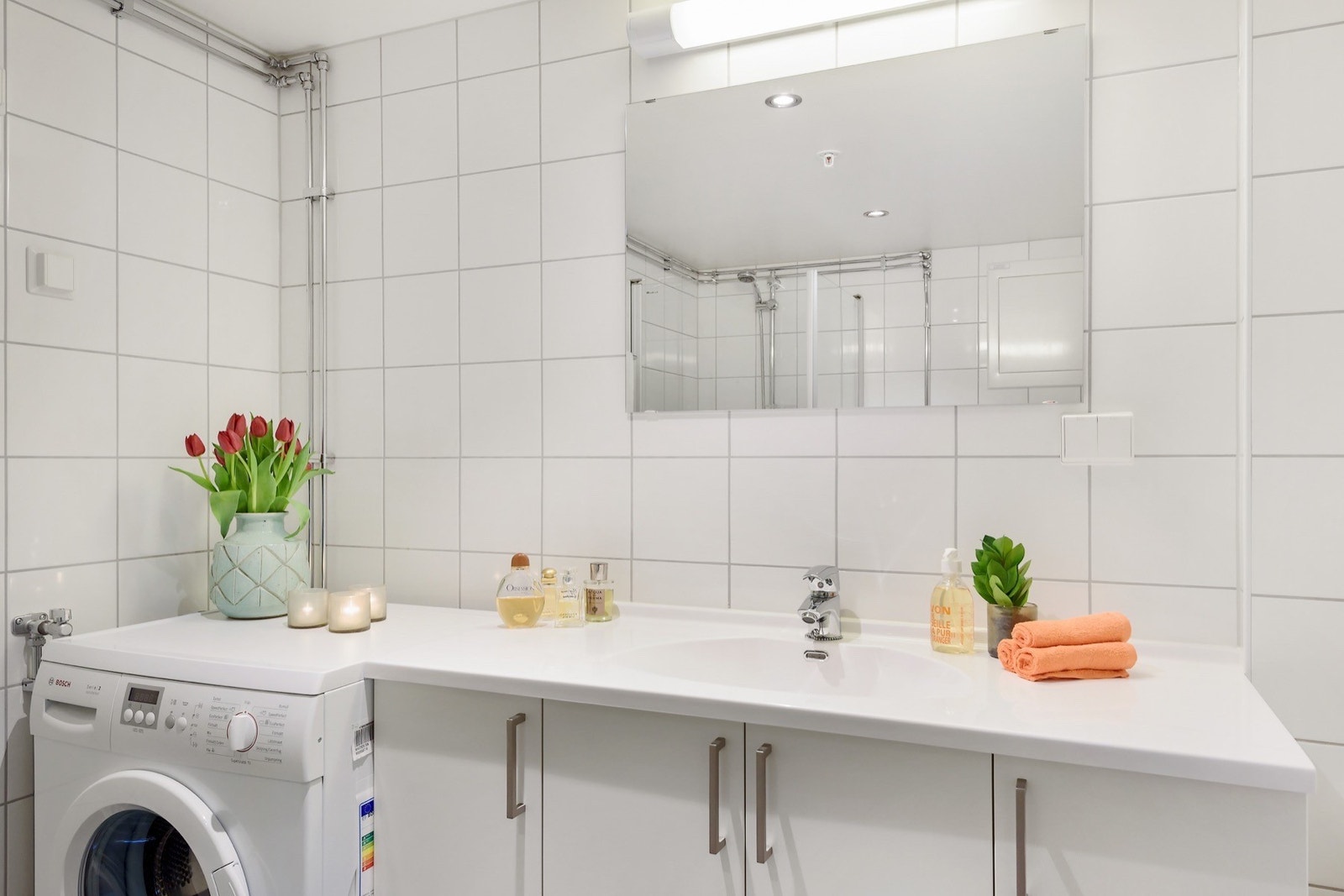 bad med vaskemaskin Galleribilde