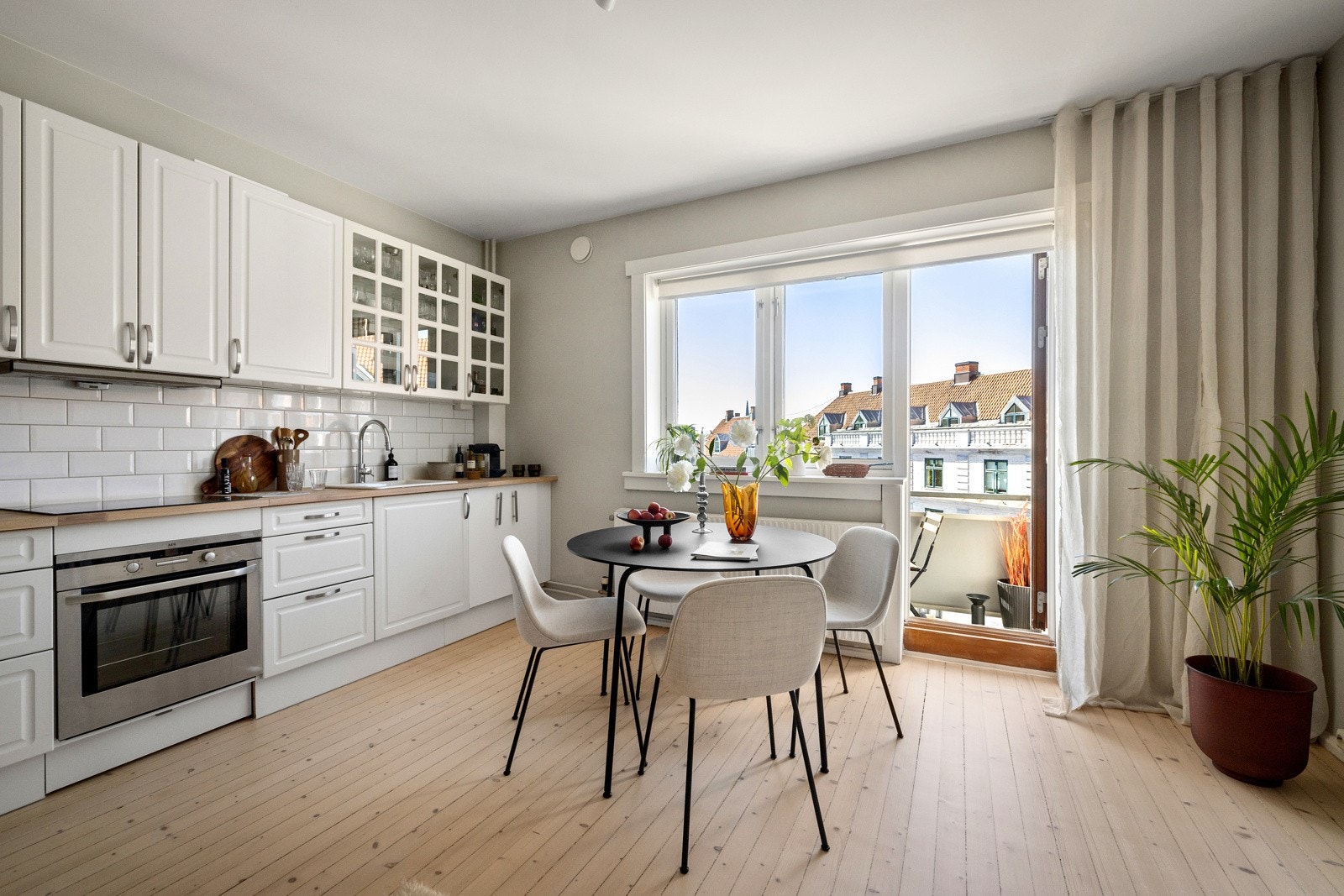 Vi tror at du kommer til å like planløsningen, utsikten og de herlige solforholdene på brannbalkongen! Galleribilde