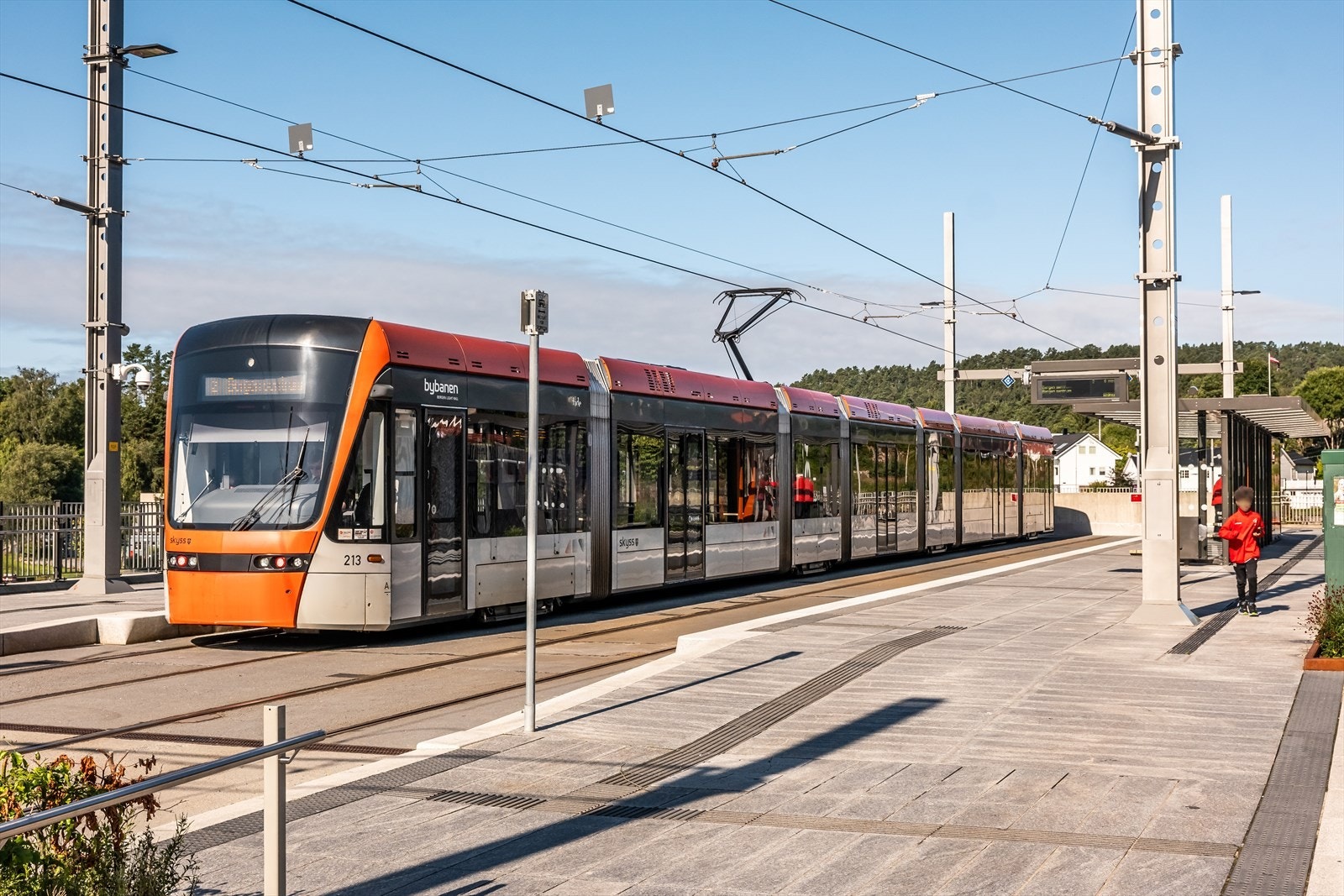 I tillegg har bybanen stoppested ved Oasen som gir enda bredere kollektivtilbud. Galleribilde