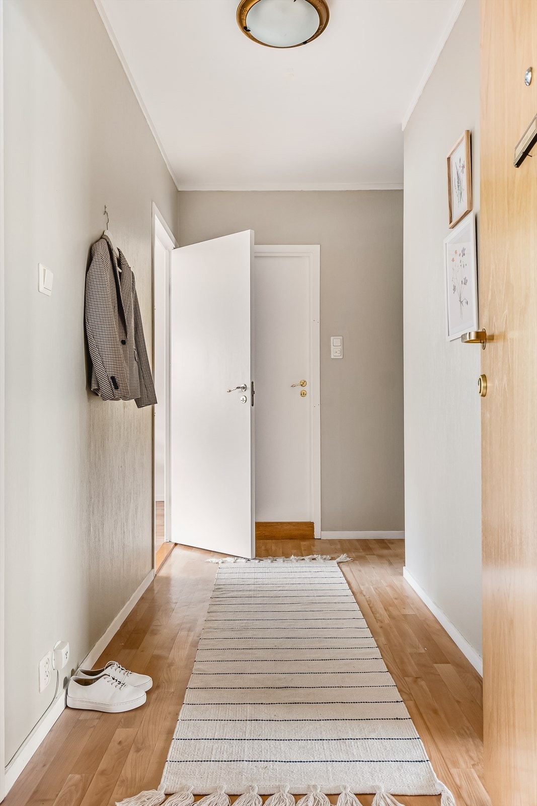 Entré/gang på romslige 7,2 kvm. Galleribilde