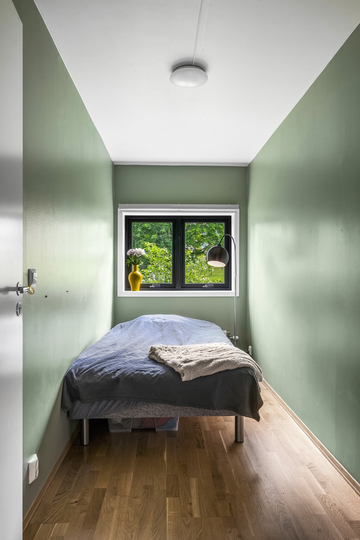 Soverom 2 er lyst og innbydende og passer ypperlig som både barnerom og gjesterom. Galleribilde