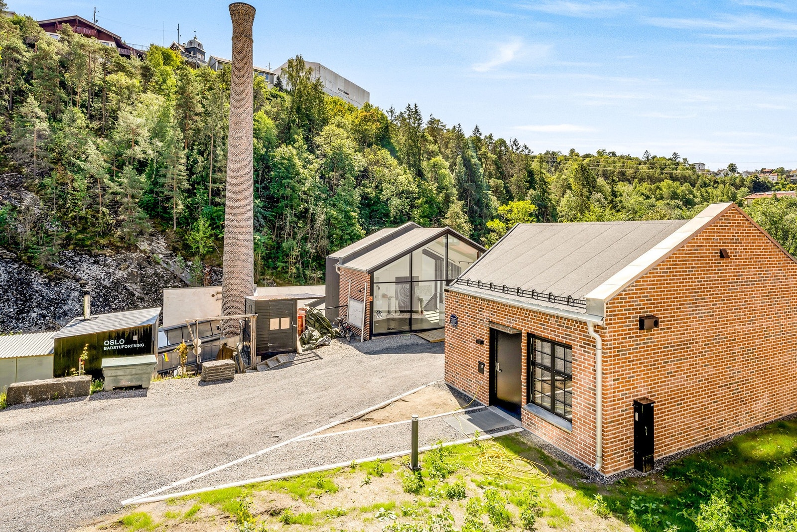 Langs elva finner du også det nyåpnede kulturhuset Kruttverket, som tilbyr arrangementer, servering og badstue hos Oslo Badstuforening. Galleribilde
