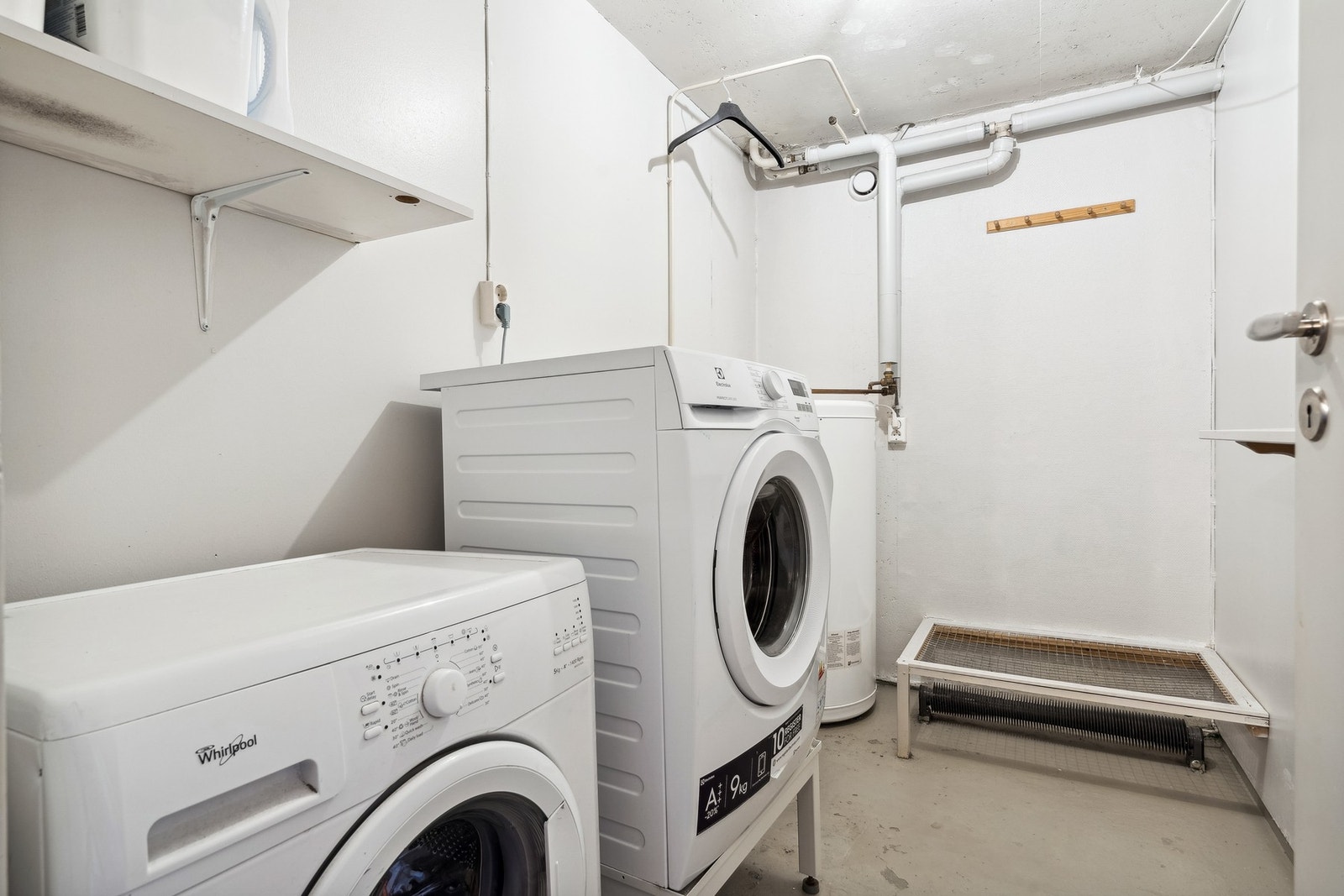 Vaskerom i kjeller. Galleribilde