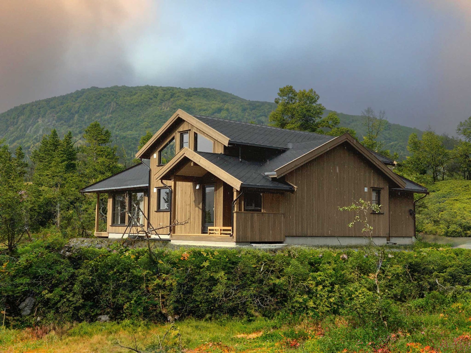 Eksempel på kundetilpasset Skogfiol hytte Galleribilde