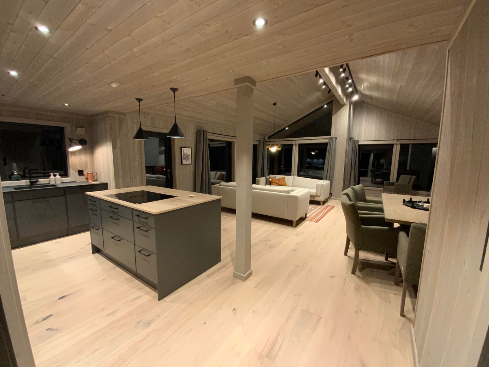 Eksempel på kundetilpasset Skogfiol hytte Galleribilde