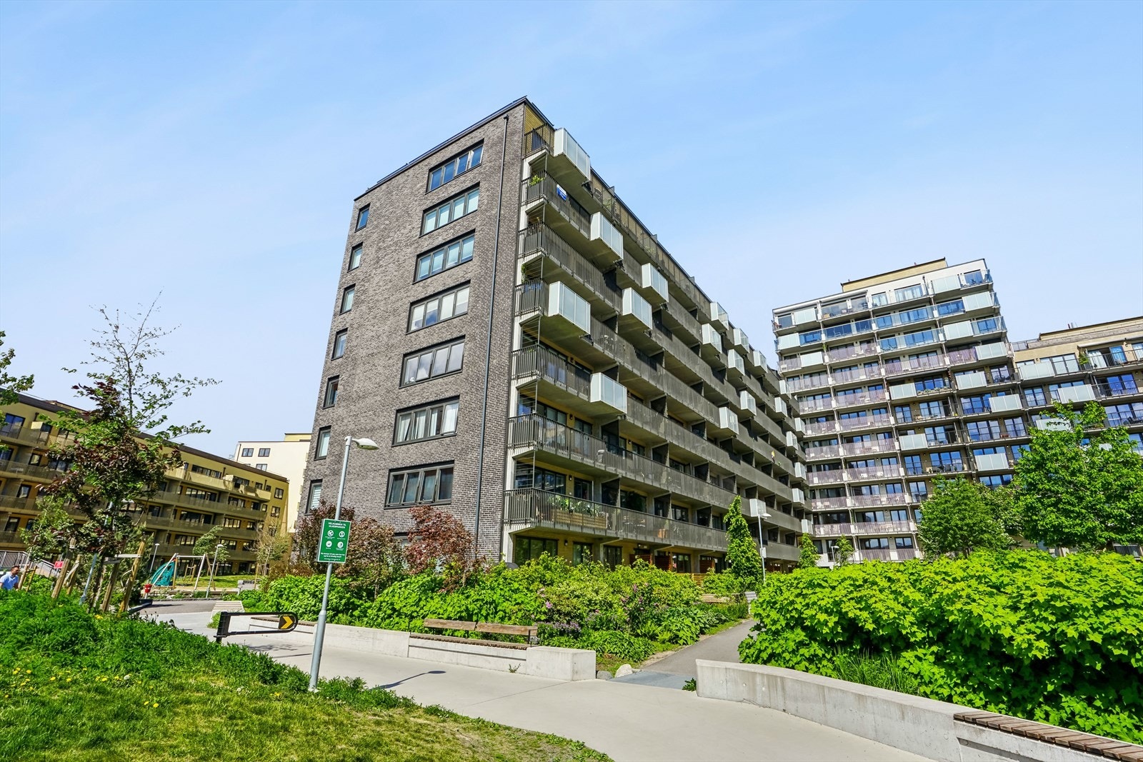 Ulven Park ble ferdigstilt høsten 2021. Borettslaget består av 342 leiligheter fordelt på 13 oppganger. Galleribilde