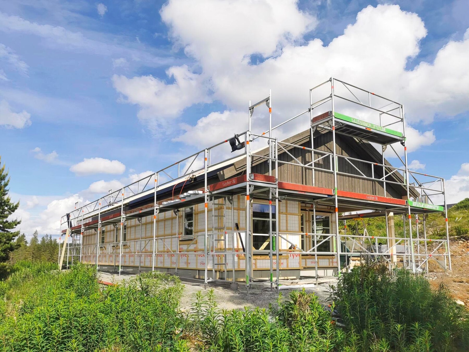 Hytta er under bygging, og er innflyttingsklar til høstferien 2024. Foto fra mai 2024 / byggeplass Galleribilde