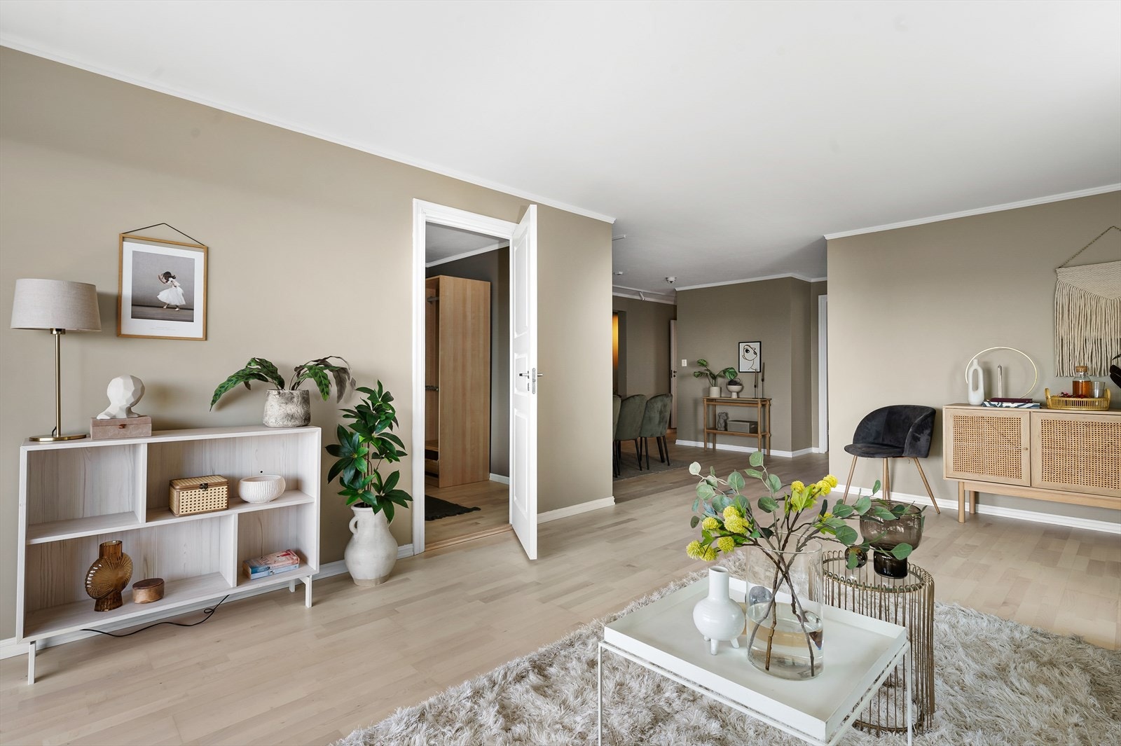 God plass her og mange møbleringsmuligheter Galleribilde
