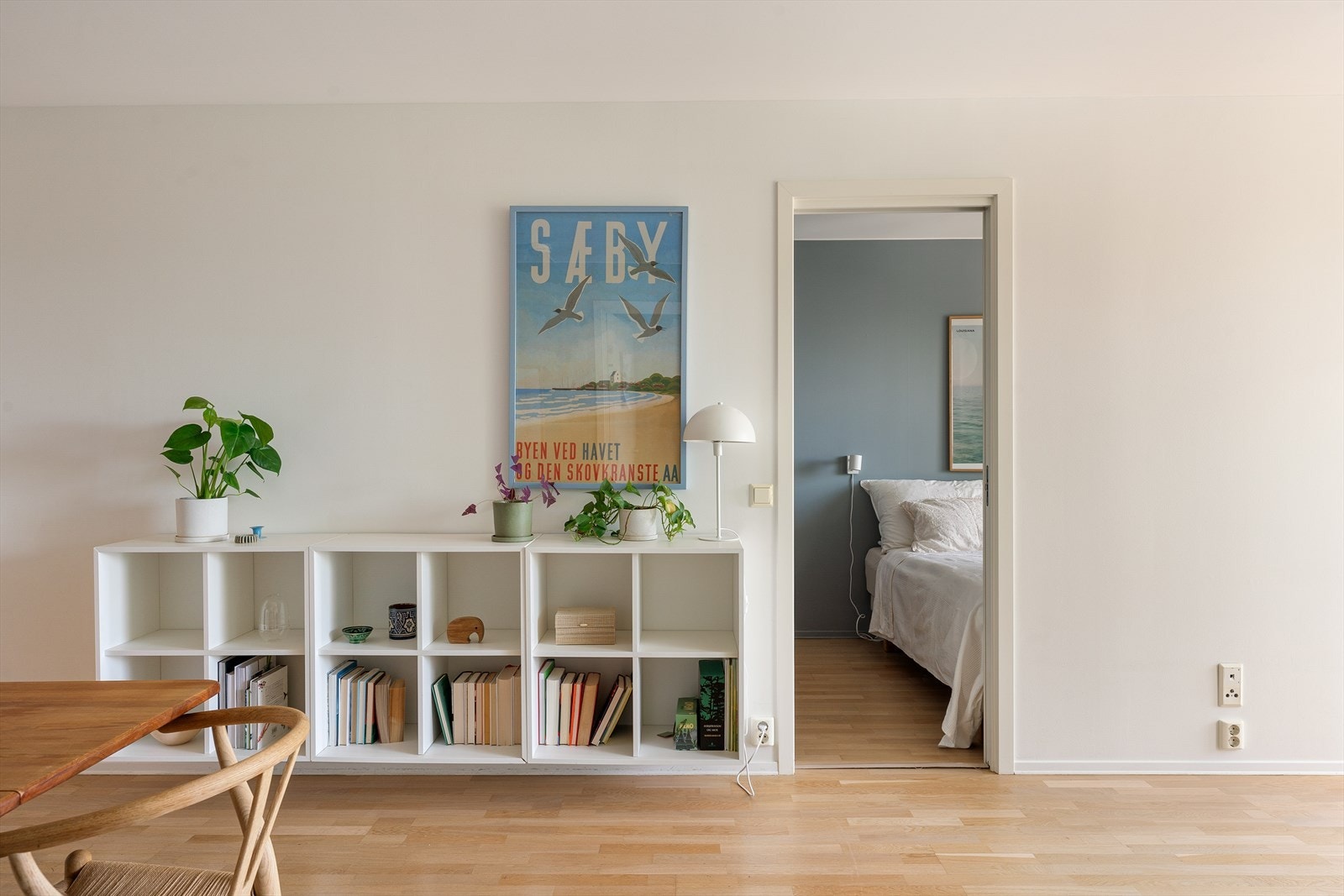 Det er to skyvedører inn til hovedsoverommet. Galleribilde