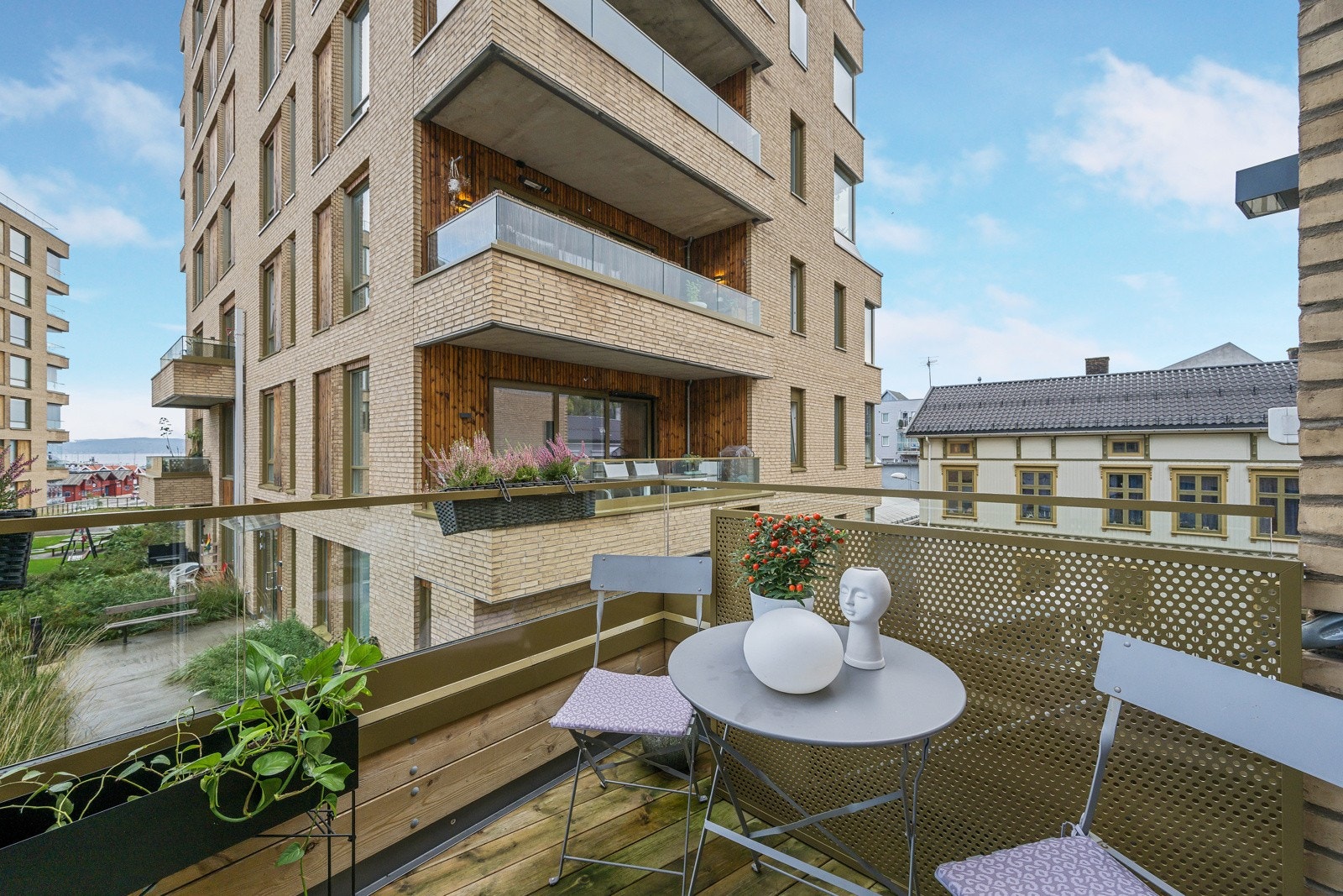 I tillegg til takterrassen er det en frokostbalkong med adkomst fra kjøkkenet Galleribilde