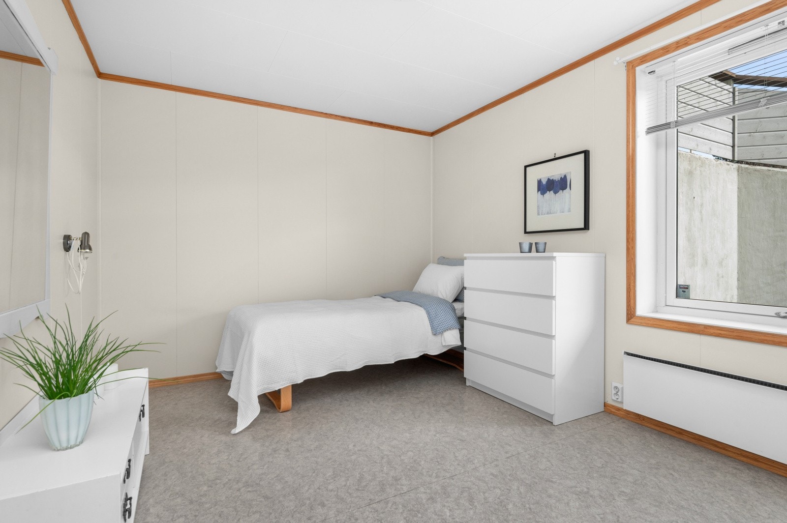 Soverommet måler 11,5 m² og gir dermed god plass til dobbeltseng og andre møbleringer. Galleribilde