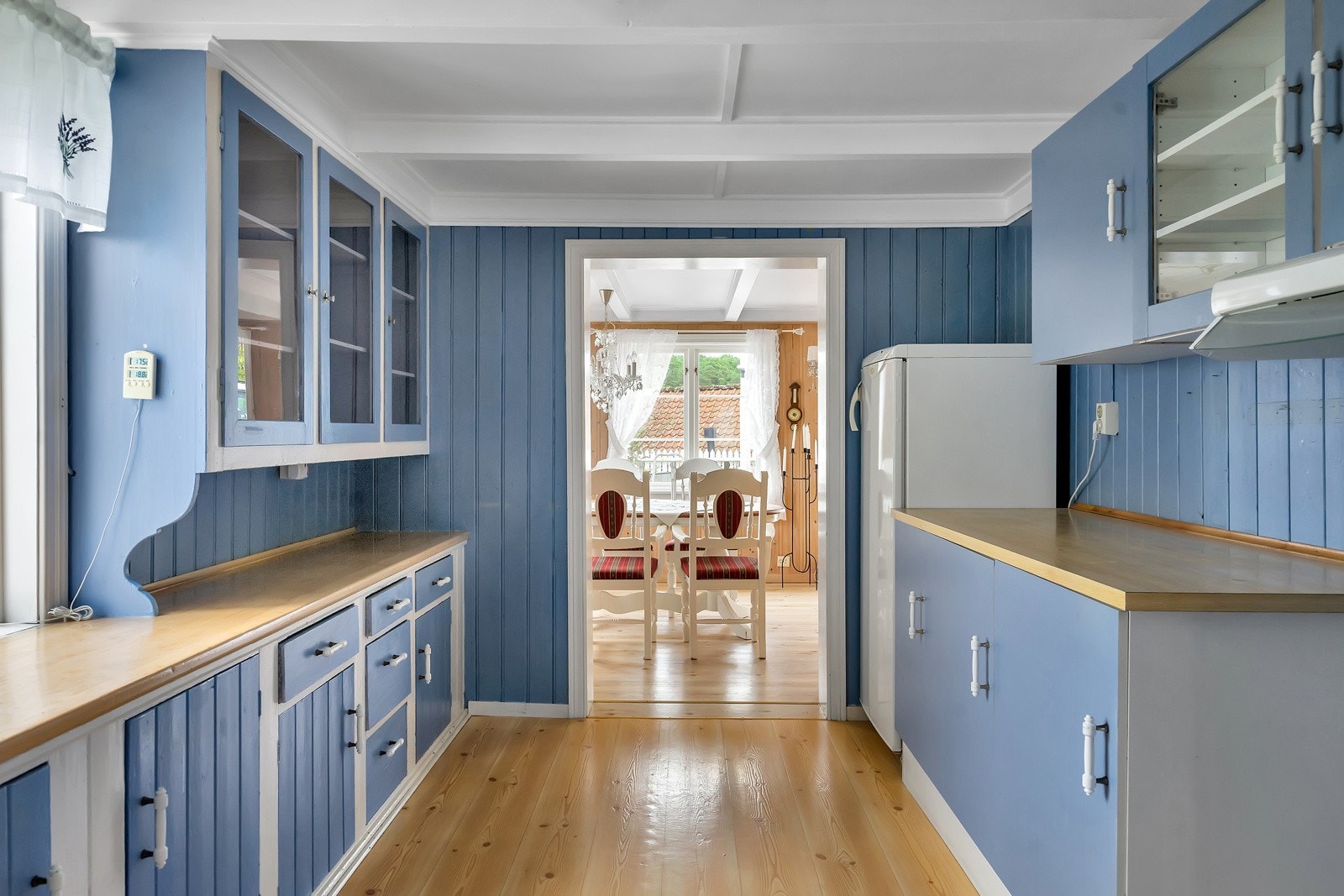 Kjøkken med eldre innredning Galleribilde