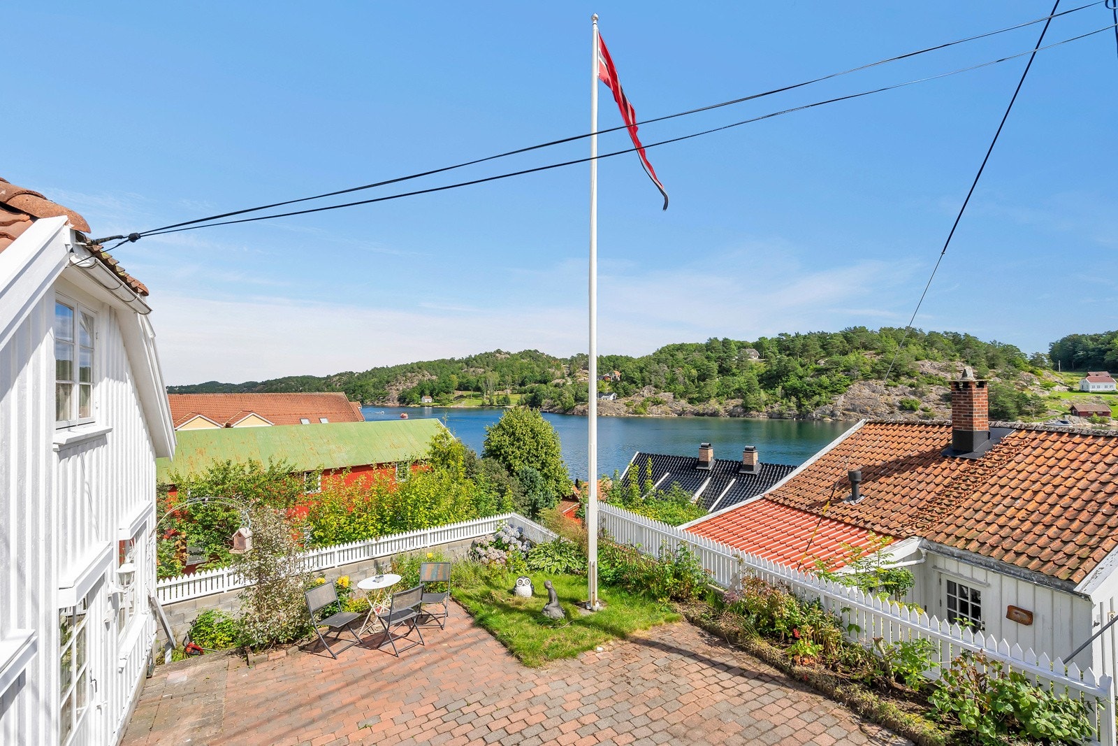 Hyggelig med flaggstang på eiendommen Galleribilde