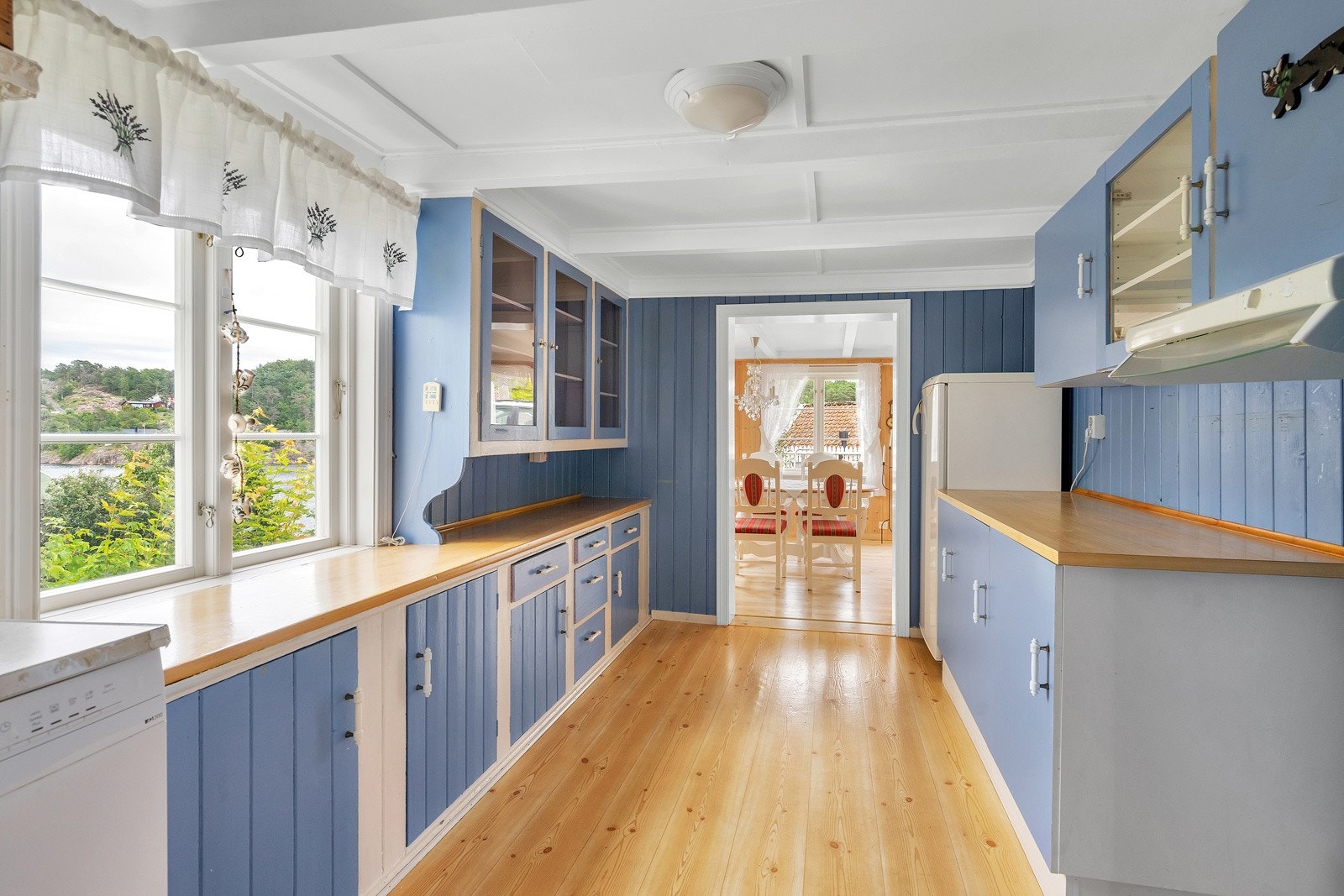 Kjøkken mot stue Galleribilde