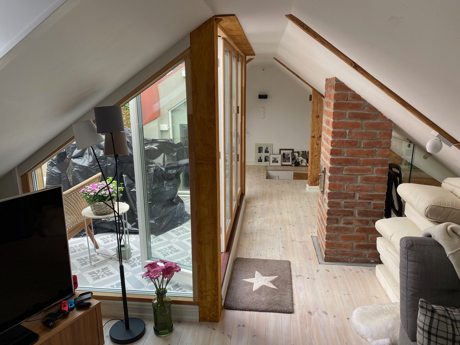 Bilde fra naboens hems og terrasse Galleribilde