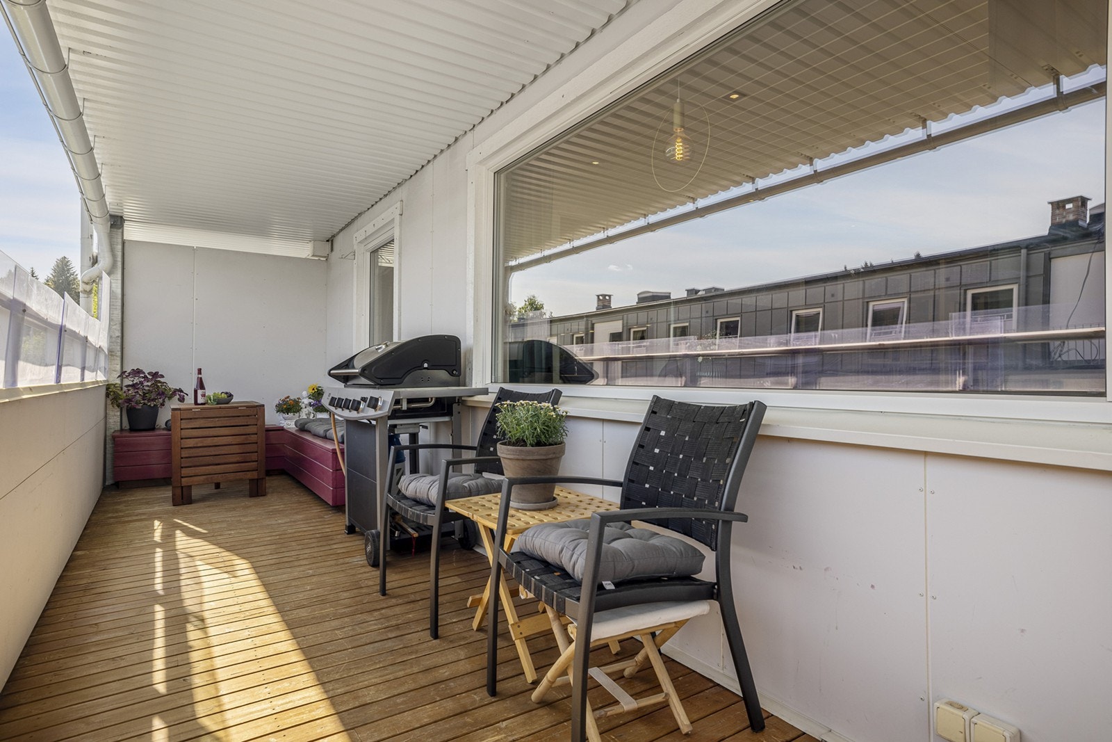 Trivelig balkong med gode solforhold. Galleribilde