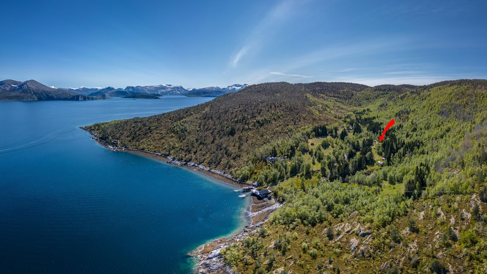 Beliggende ca. 5 km fra Drag og ca. 10 km fra Kjøpsvik - Adkomst med båt eller traktorvei/sti over fjellet Galleribilde