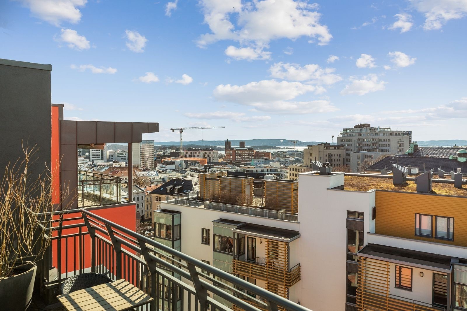 Det er tilgang til felles takterrasse for beboerne i borettslaget. Galleribilde