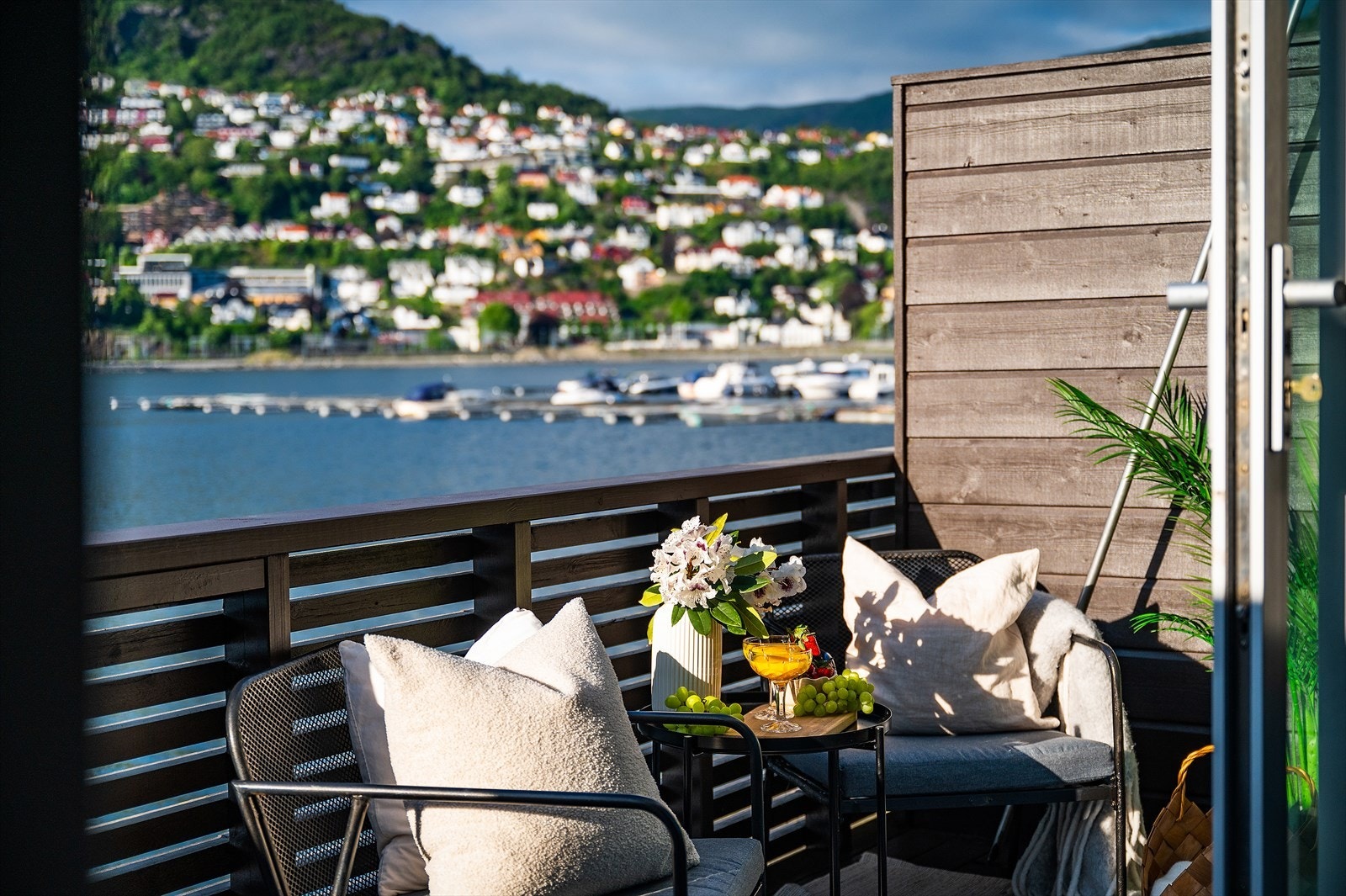 - I et veldrevet borettslag med en takterrasse det finnes få tilsvarende av i Bergen sentrum - Galleribilde