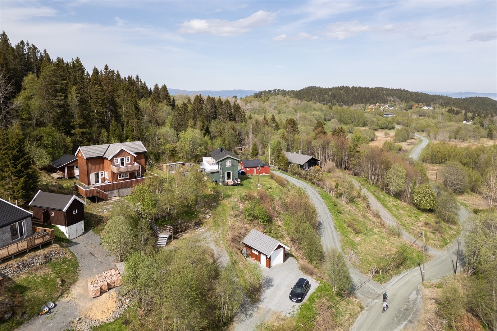 Her bor du i frodige omgivelser på Jonsvatnet. Galleribilde