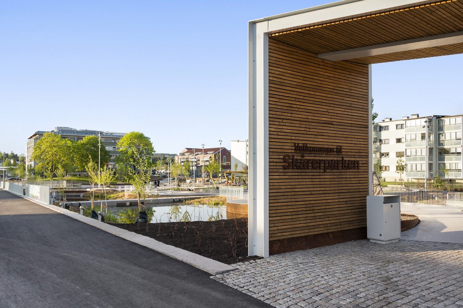 Skårerparken ligger i hjertet av Lørenskog sentrum og bidrar til å gjøre området åpent og hyggelig. Galleribilde