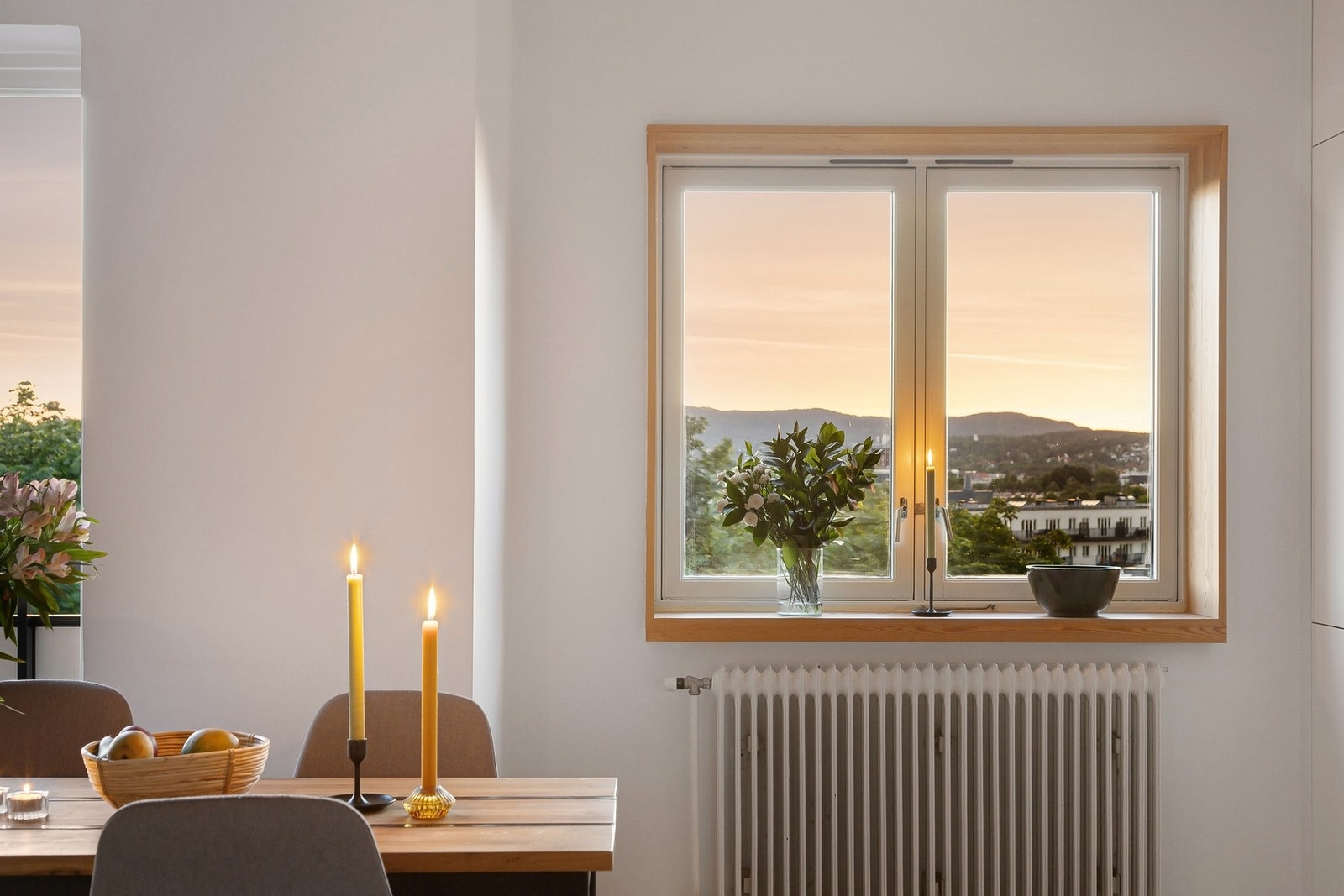 Slette, pene overflater malt i lyse toner Galleribilde