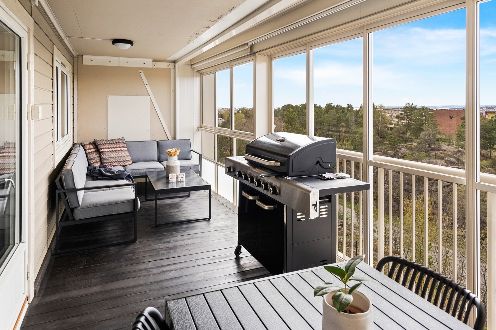 Vestvendt balkong med utsikt mot Oslofjorden Galleribilde