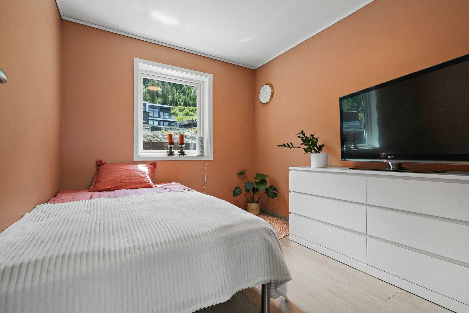 Soverom 3 av 3 - dette på hovedplan Galleribilde