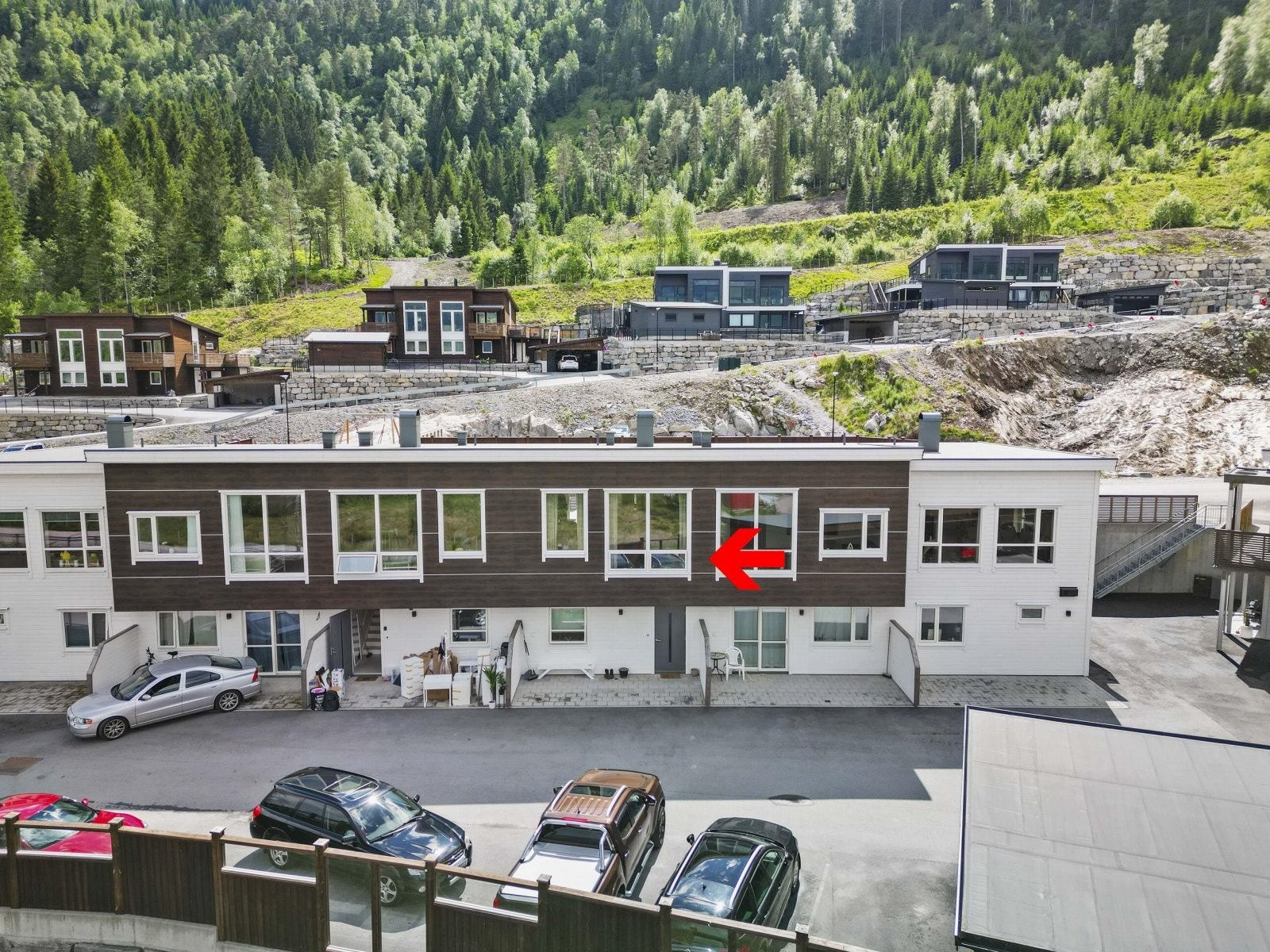 Boligen ligger i nederste rekke i sameiet som ble oppført i 2021 Galleribilde