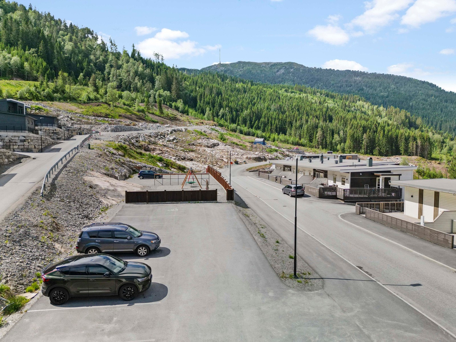 Pinndalen er et nyetablert boligfelt like nord for Førde sentrum Galleribilde