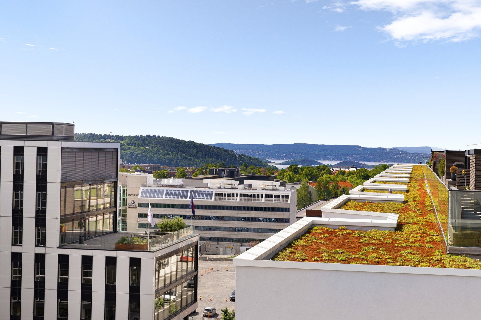 Borettslaget har en fantastisk takterrasse med flott utsikt. Galleribilde