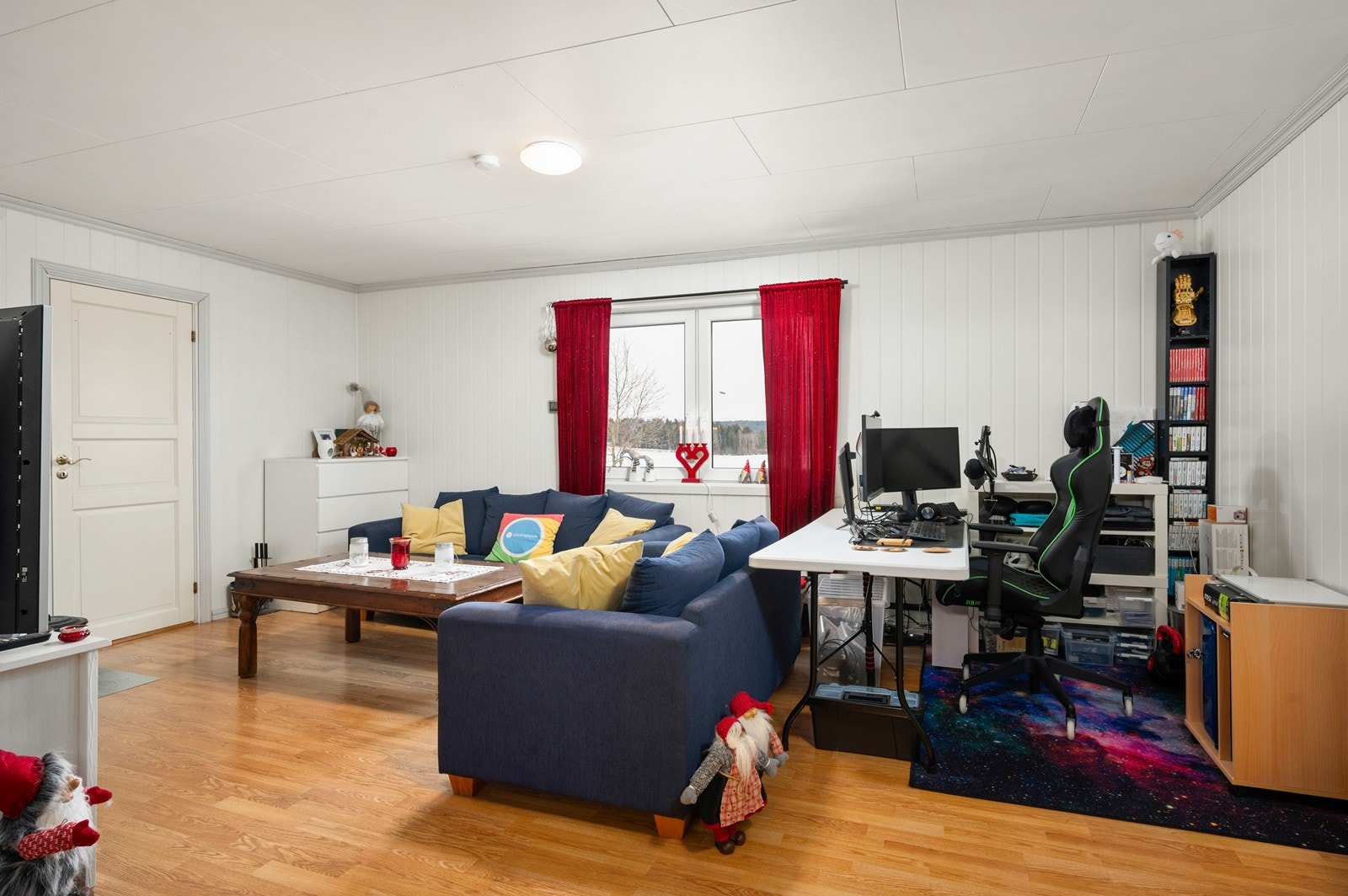 Det er god plass til salong og tilhørende møbler Galleribilde