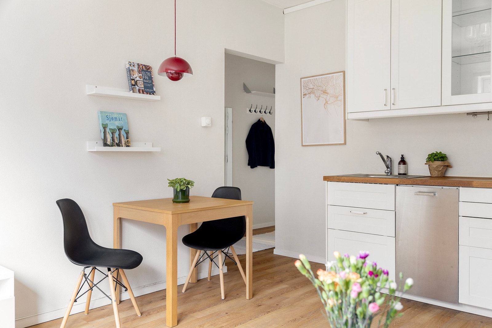 Det er også plass til spisebord. Galleribilde