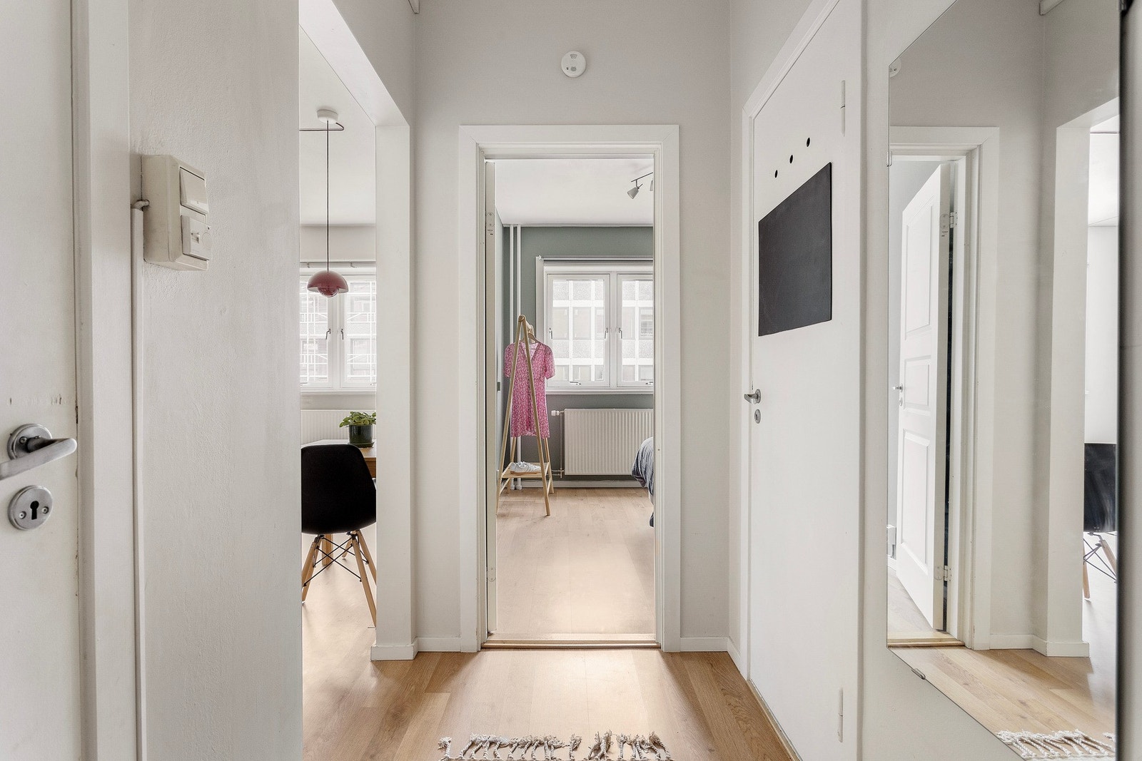 Entréen er knutepunktet med tilgang til alle rommene. Galleribilde