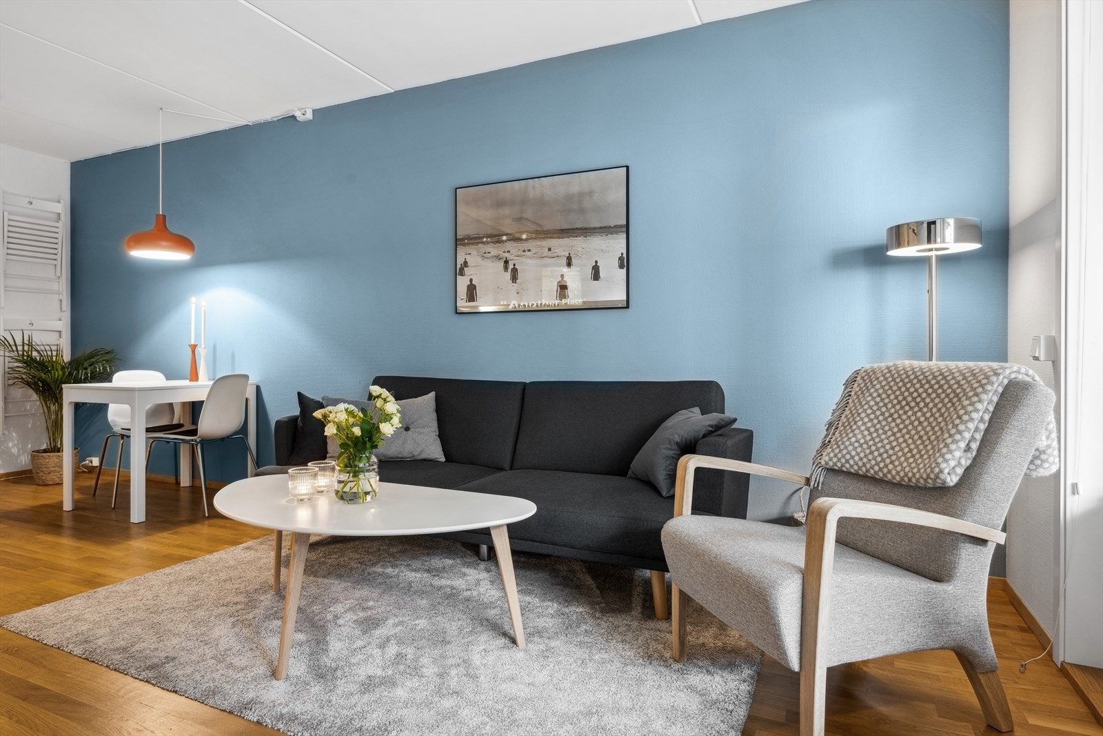 En gjennomgående pen leilighet i tidsriktige farger og godt ivaretatt av eier. Galleribilde