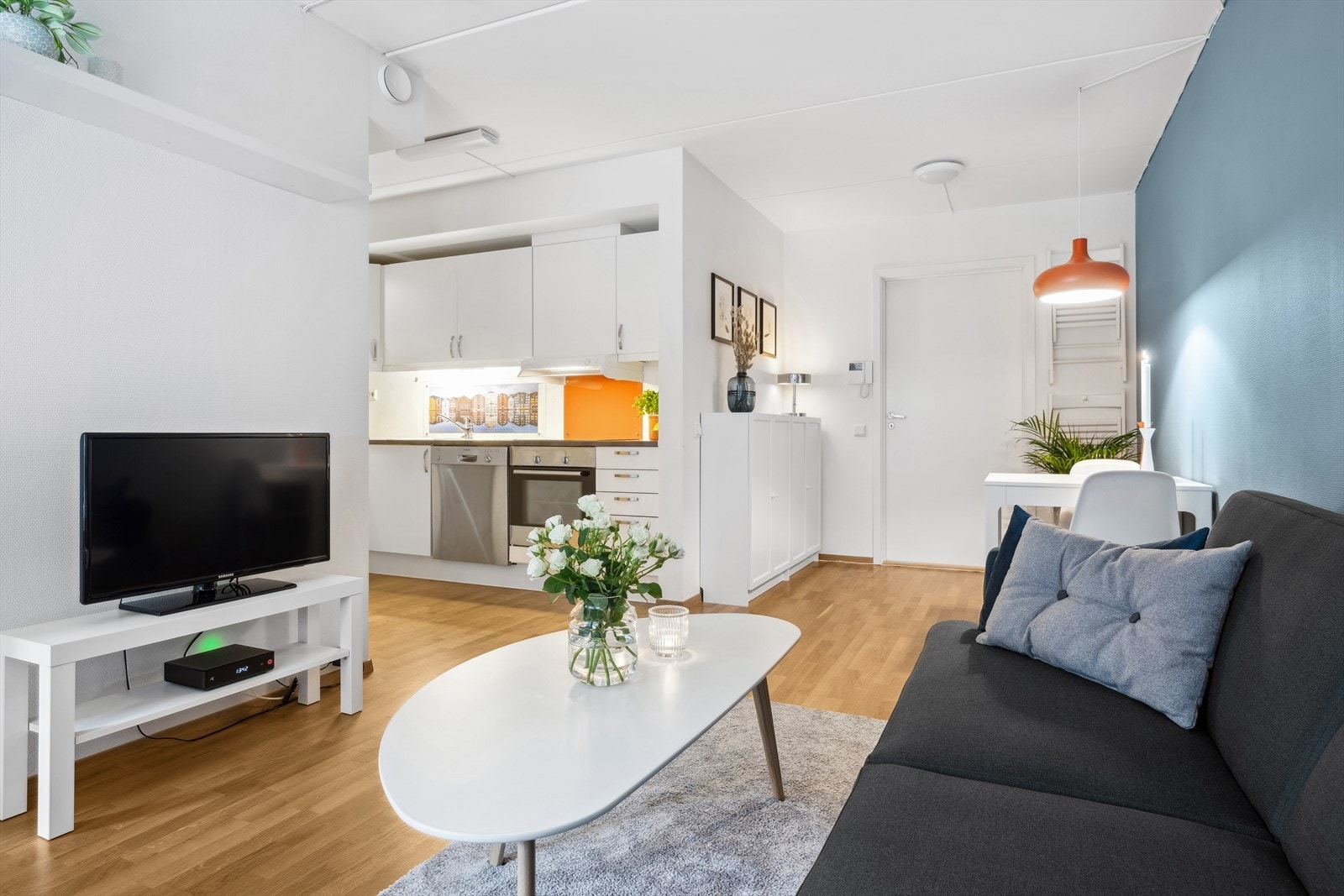 Leiligheten har felles ventilasjonsanlegg med tilluft på soverom, stue og kjøkken. Galleribilde