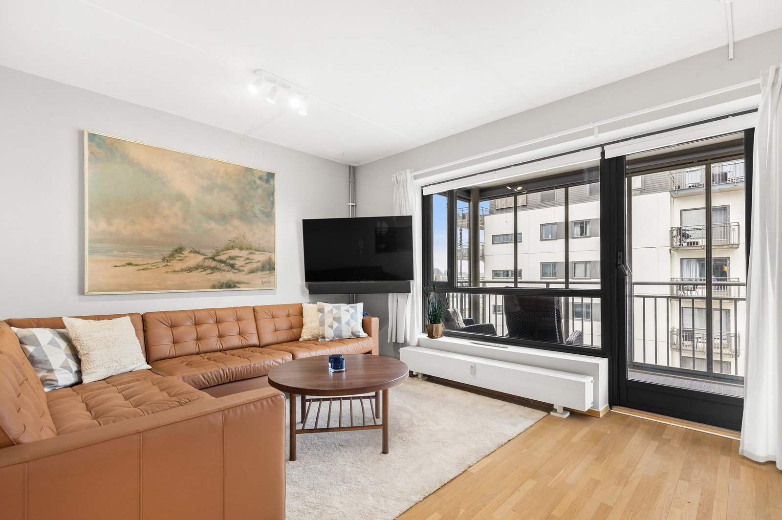 Leiligheten har fjernvarme med radiator og balansert ventilasjon Galleribilde