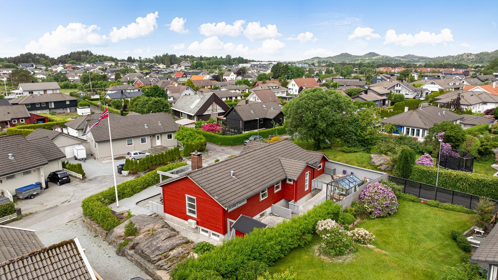 Veletablert og rolig nabolag Galleribilde
