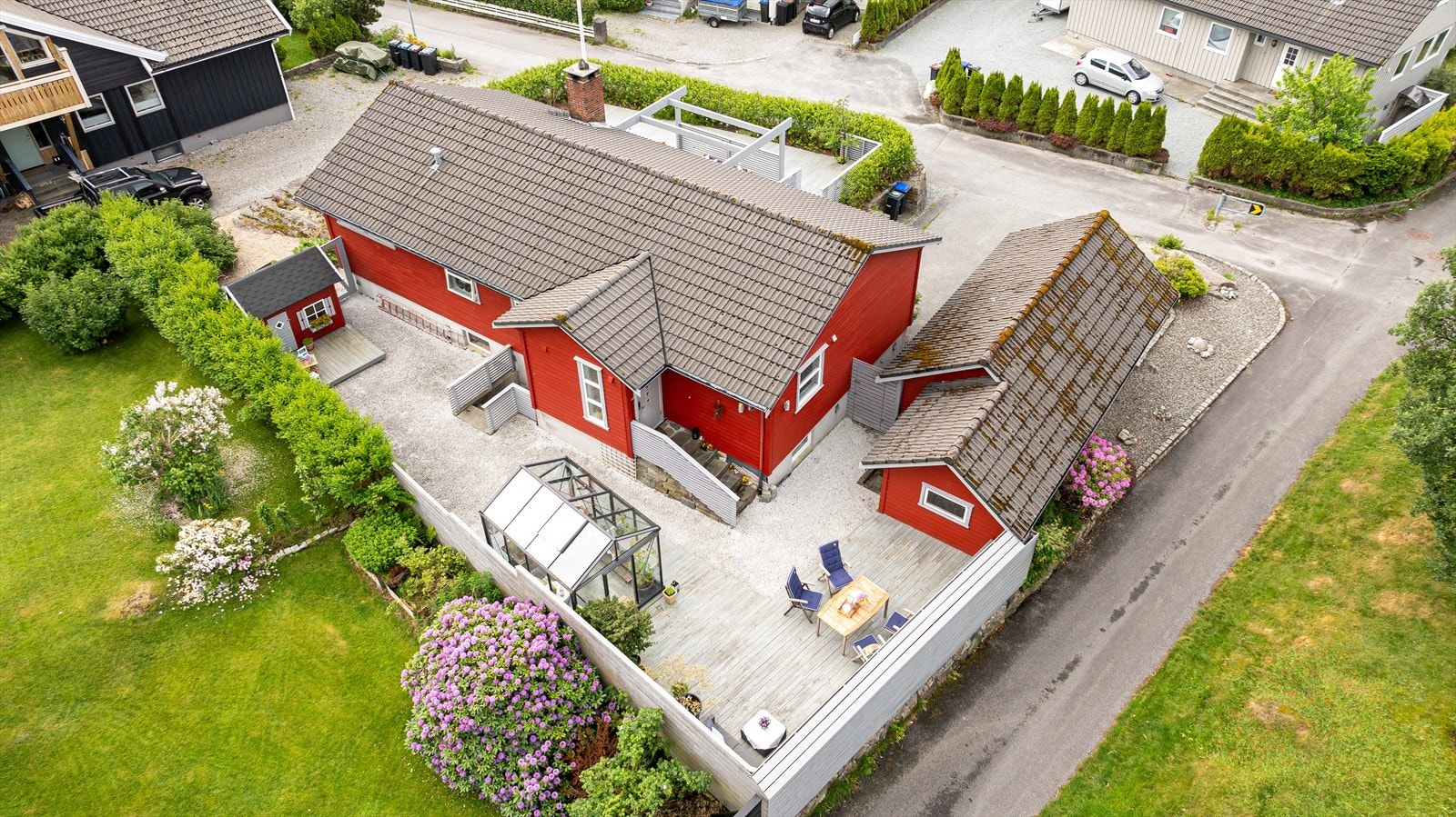 Eiendommen har solrike uteområder Galleribilde