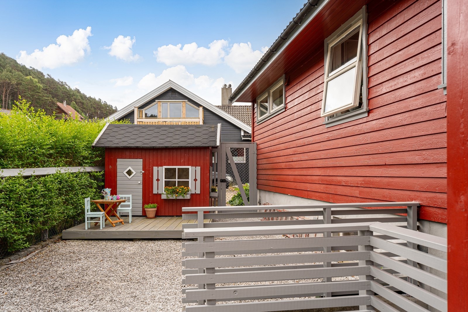 Underetasjen har egen biinngang Galleribilde