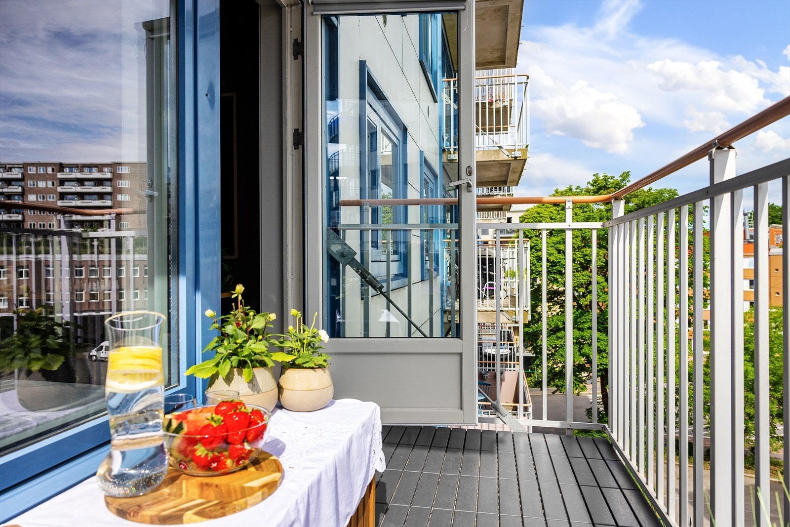 Her kan du enkelt innrede med utemøbler, beplantning og gass-/elektrisk grill. Galleribilde