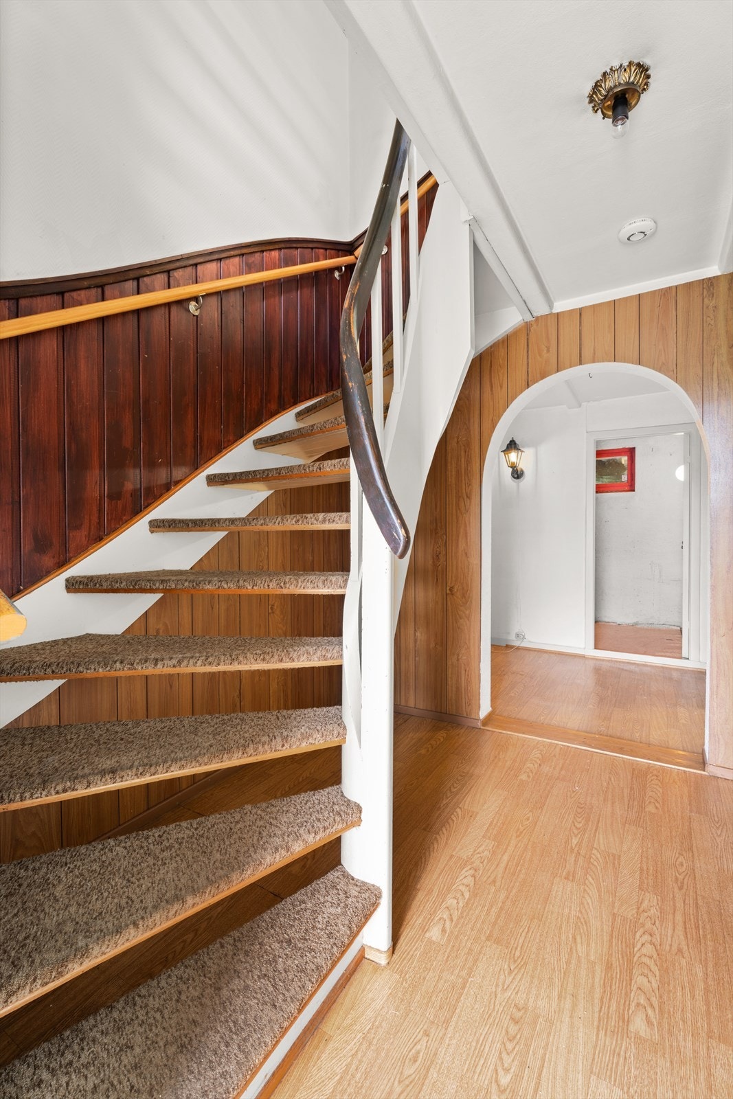 Gang i underetasje Galleribilde